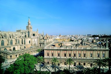 Cathedral_and_Archivo_de_Indias_-_Seville.jpg