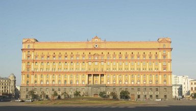 ルビヤンカ広場に建つ旧KGB本部庁舎.jpg