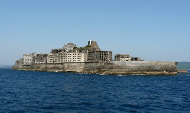 端島（南西側、2009年撮影）.jpg