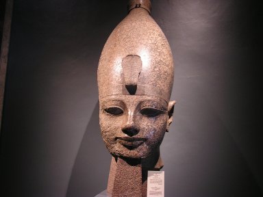 ccアメンヘテプ3世像の頭部.JPG